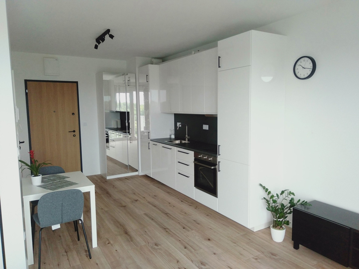 Nowoczesne studio z panoramą Warszawy - Bródno, 31m² - Kavalerka.pl